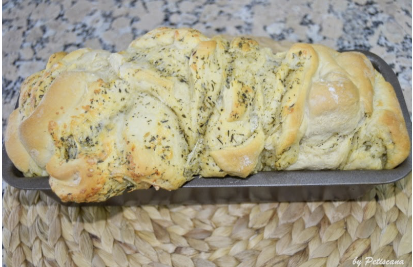 Pão "Pull Apart" de alho e ervas