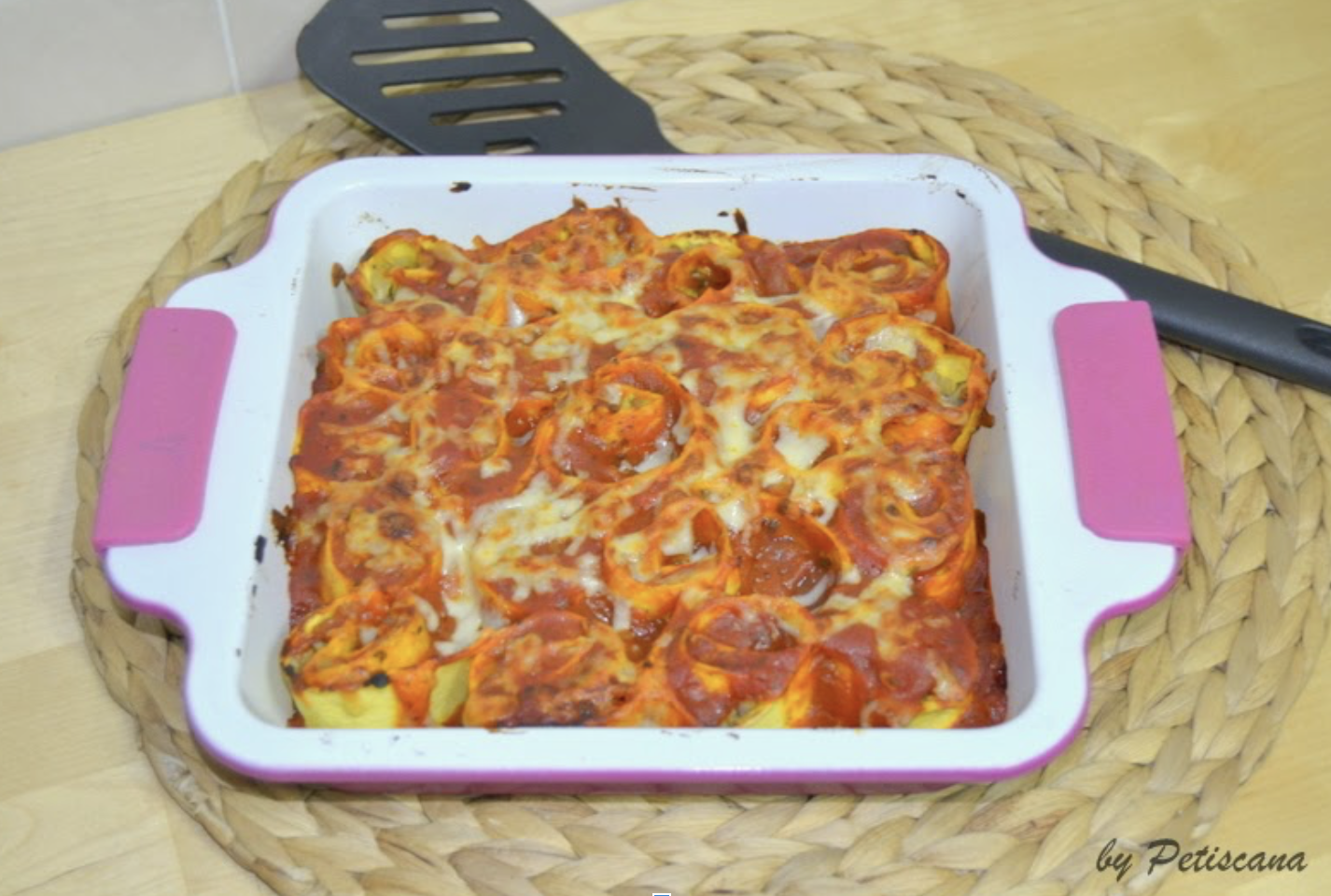 Rondelis ao molho de tomate