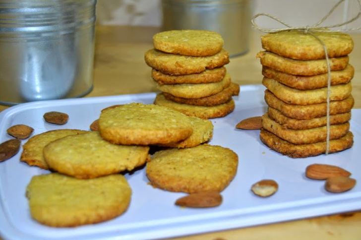 Bolachas de amêndoa [Almond biscuits]