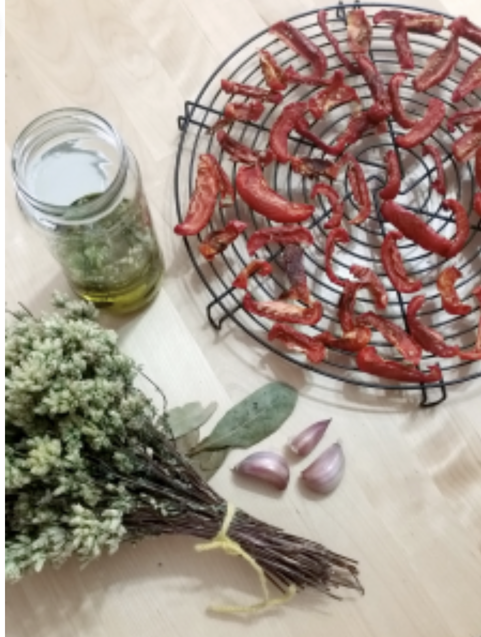 Tomates secos [dry tomatoes – oven roasted]