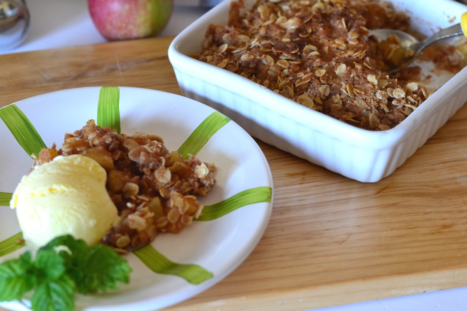 Crumble de maçã no microondas [Receita em Vídeo]