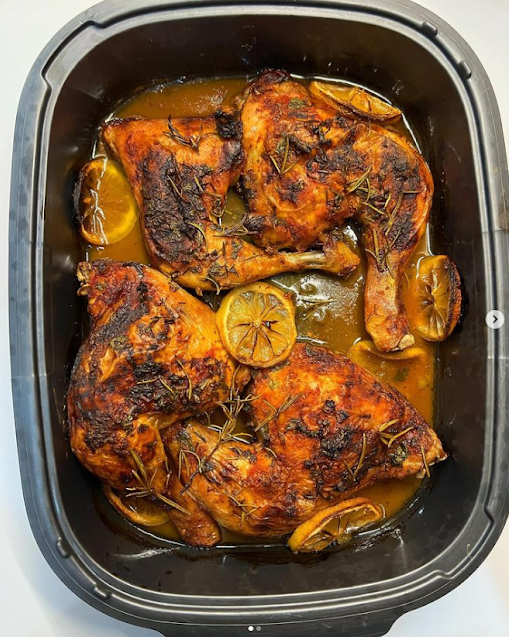 Pernas de frango com limão e alecrim com arroz árabe