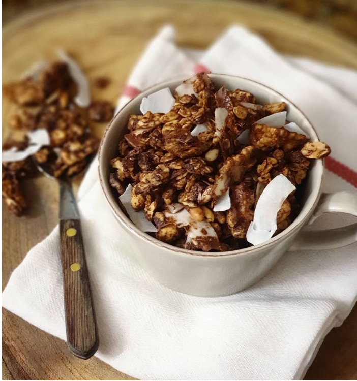 Granola de frutos secos com chocolate e côco