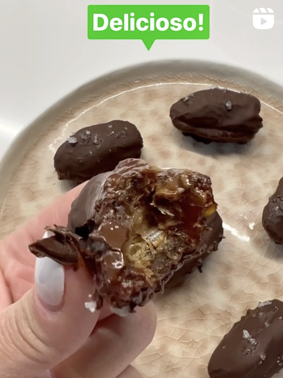 Bombons de tâmaras recheados