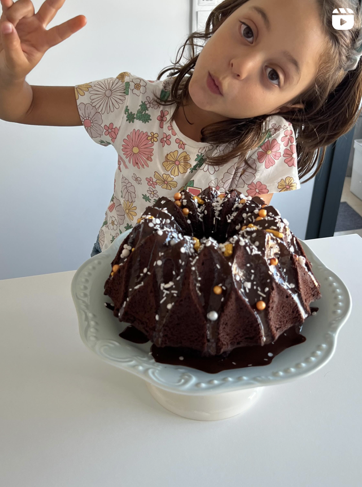 O bolo de chocolate da Magui