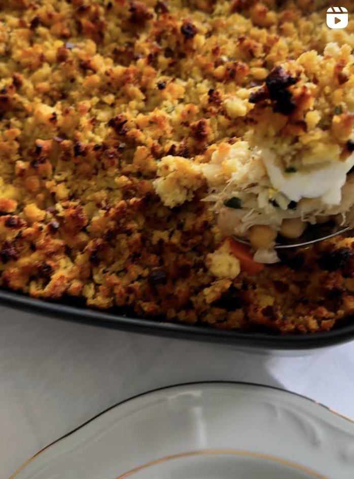 Bacalhau com broa na travessa