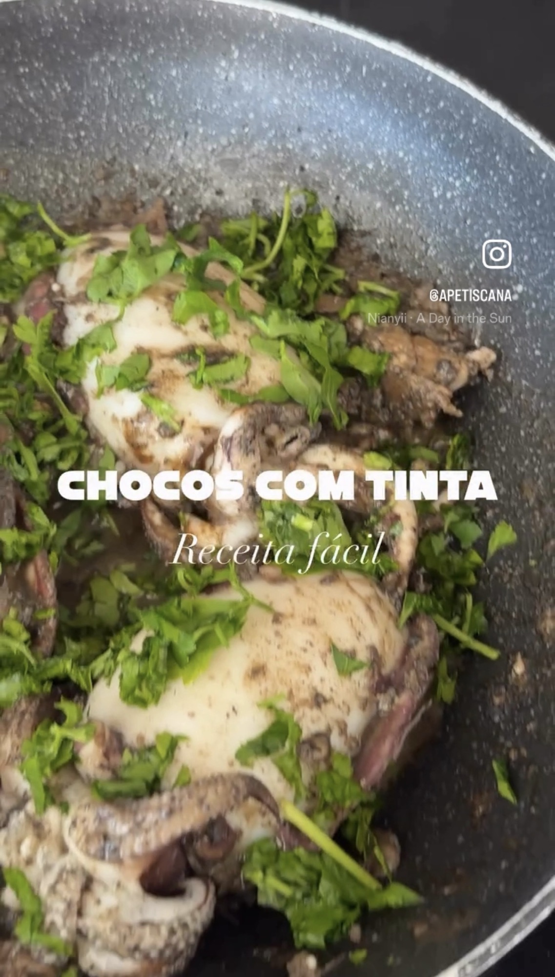 Chocos com tinta na frigideira